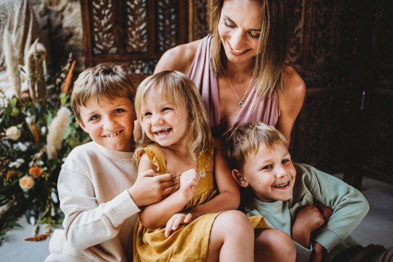 Mother’s day mini sessions at Ashcroft Barn in Wiltshire