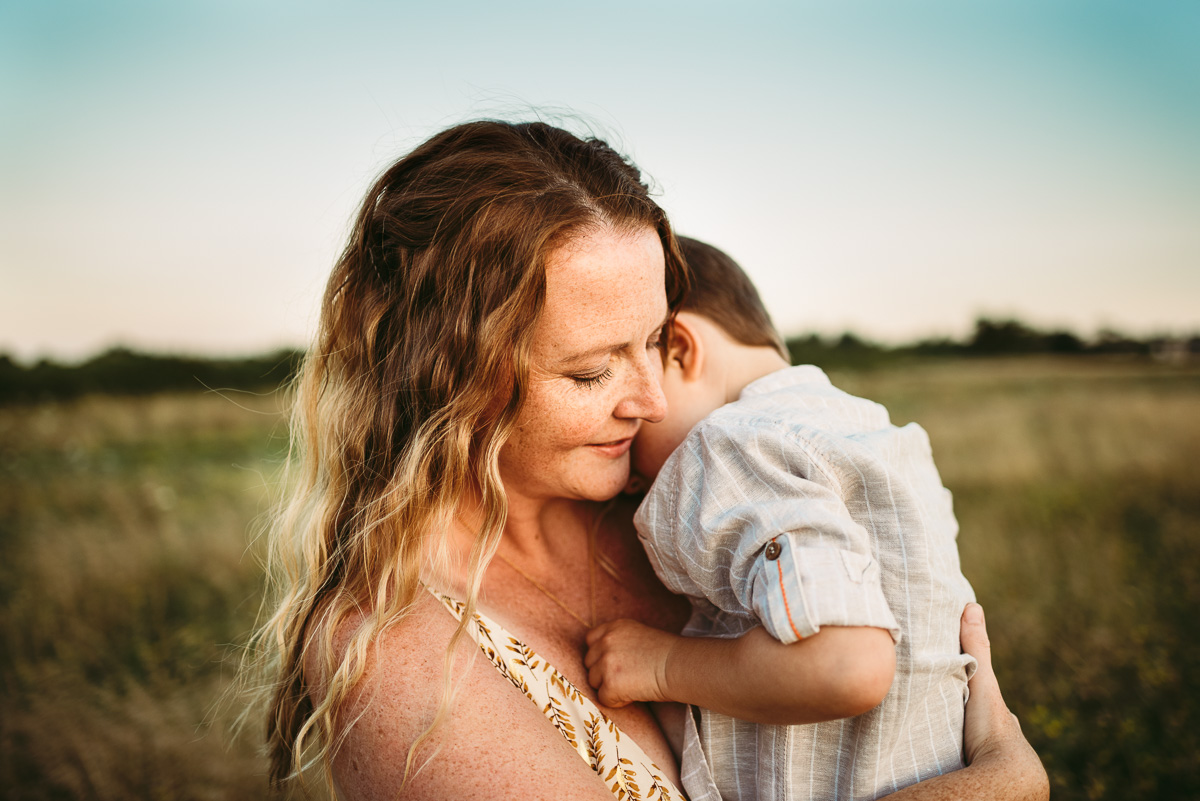 wild meadow family photo shoot