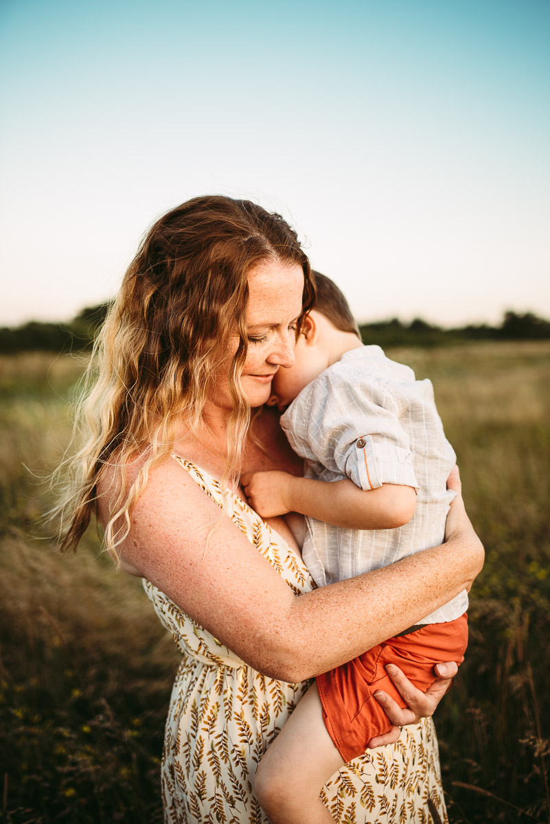 wild meadow family photo shoot